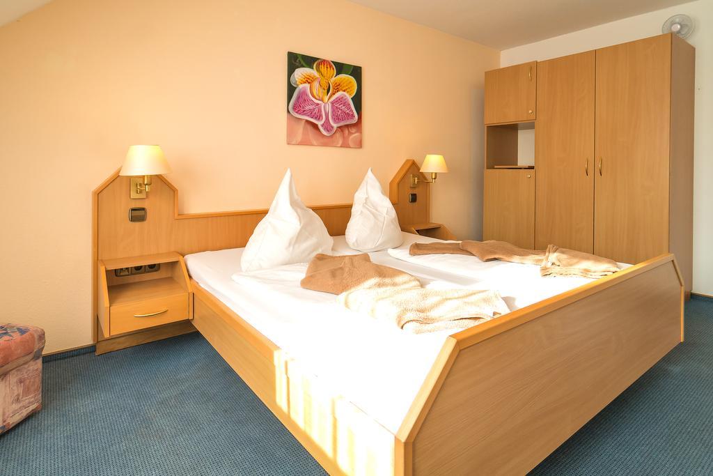 Hotel Zum Lieben Augustin Meersburg Szoba fotó