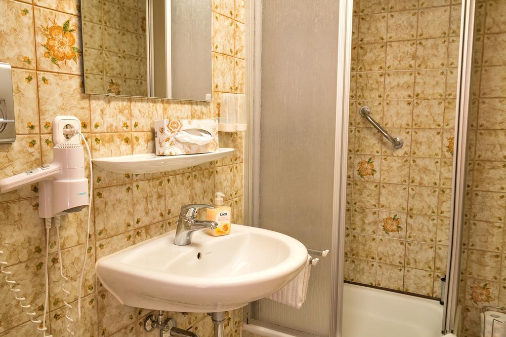 Hotel Zum Lieben Augustin Meersburg Szoba fotó